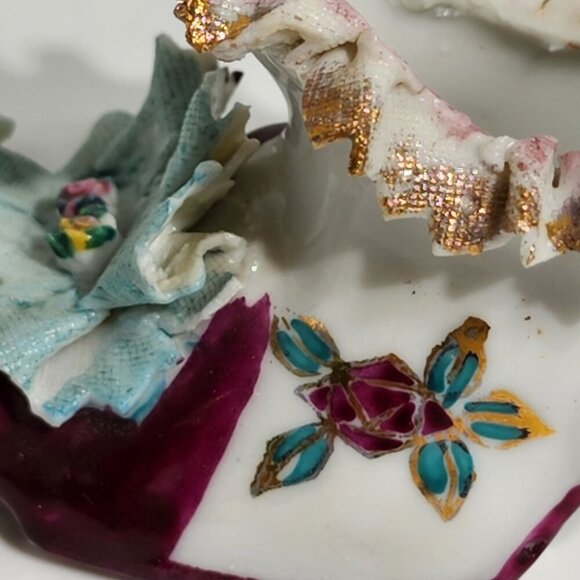 Porcelain Ruffled Edge Gilded Shoe Gold Accents Floral Details Japan - Picture 12 of 12